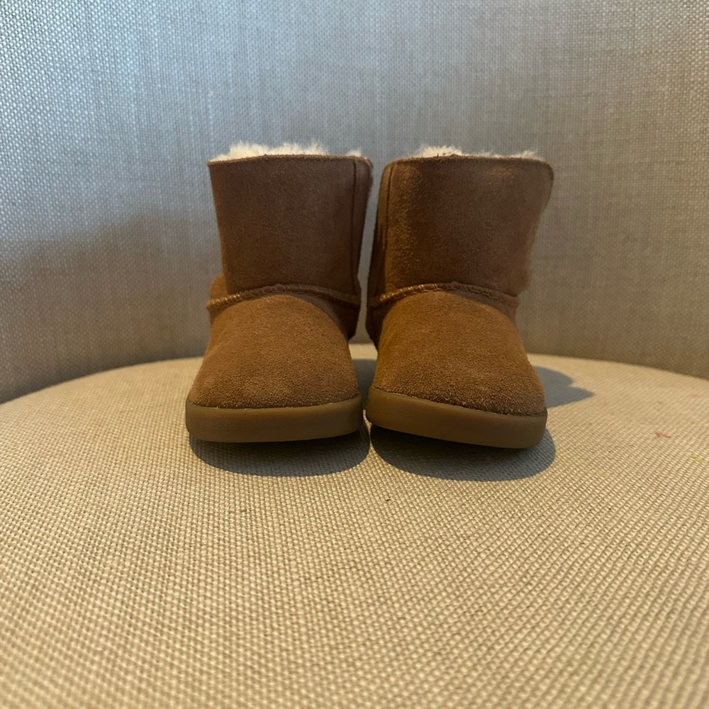 UGG NEW Keegan Baby Boots Size 04/05